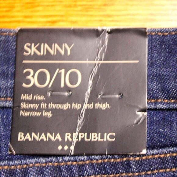 Banana Republic Skinny Jeans | 30/10 | Minimalist Style - Picture 11 of 13